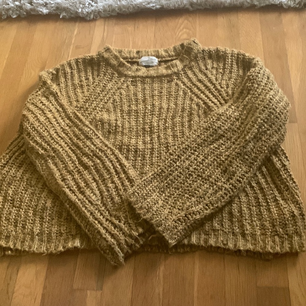 Yellow/brown sweater